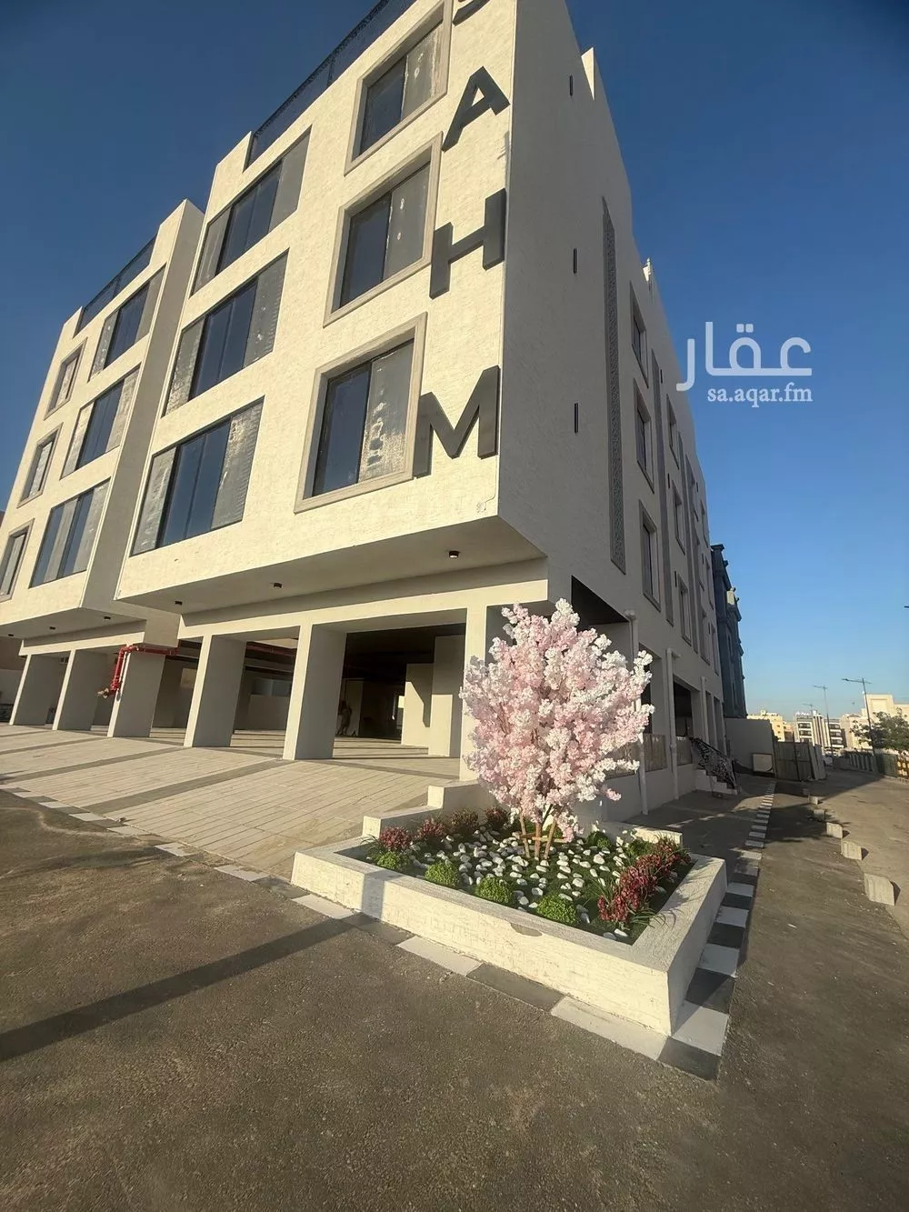 شقة 6 غرف في هجر 4