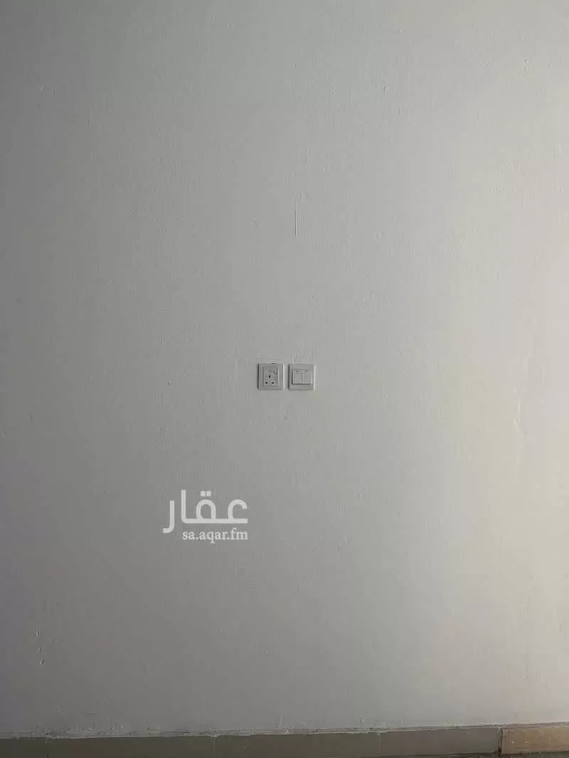 محل 200 م² في الفلاح 4