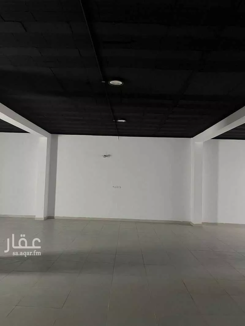 محل 200 م² في الفلاح 6