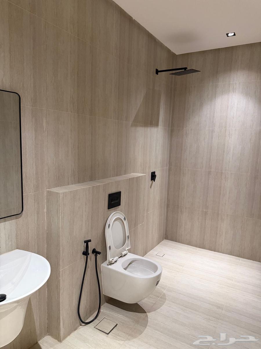 شقة 3 غرف في الرمال 10