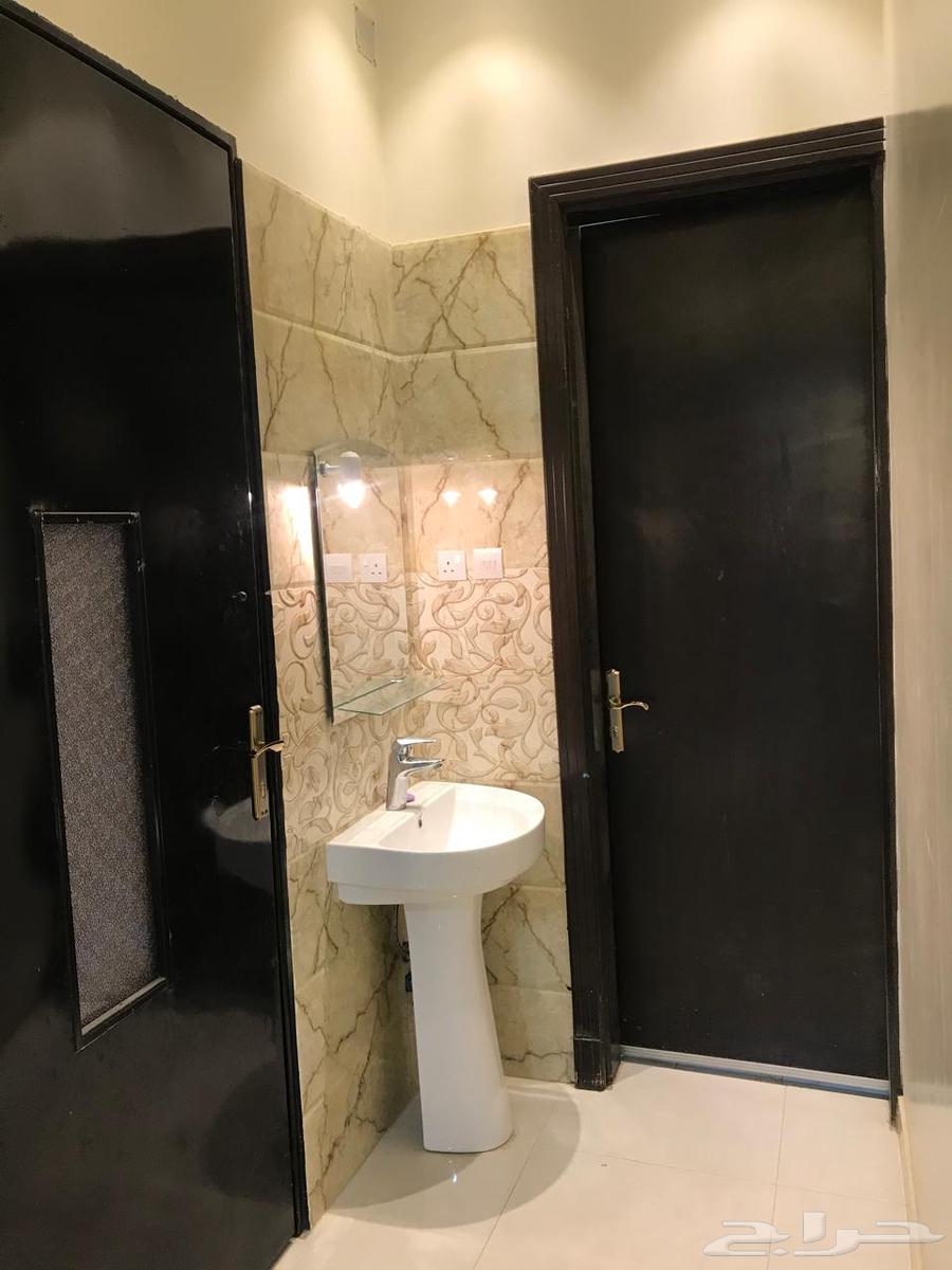 شقة 3 غرف في العزيزية 6