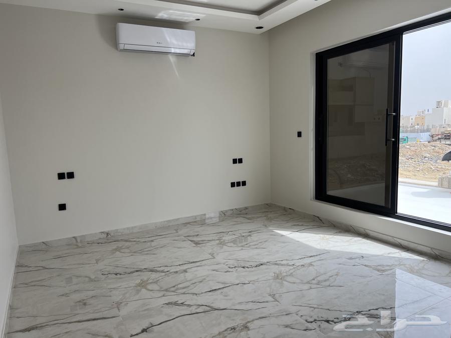 شقة 4 غرف في العارض 13