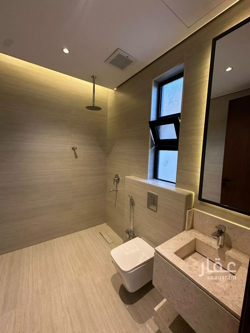 5 bedroom villa in Al Mahdiyyah 14