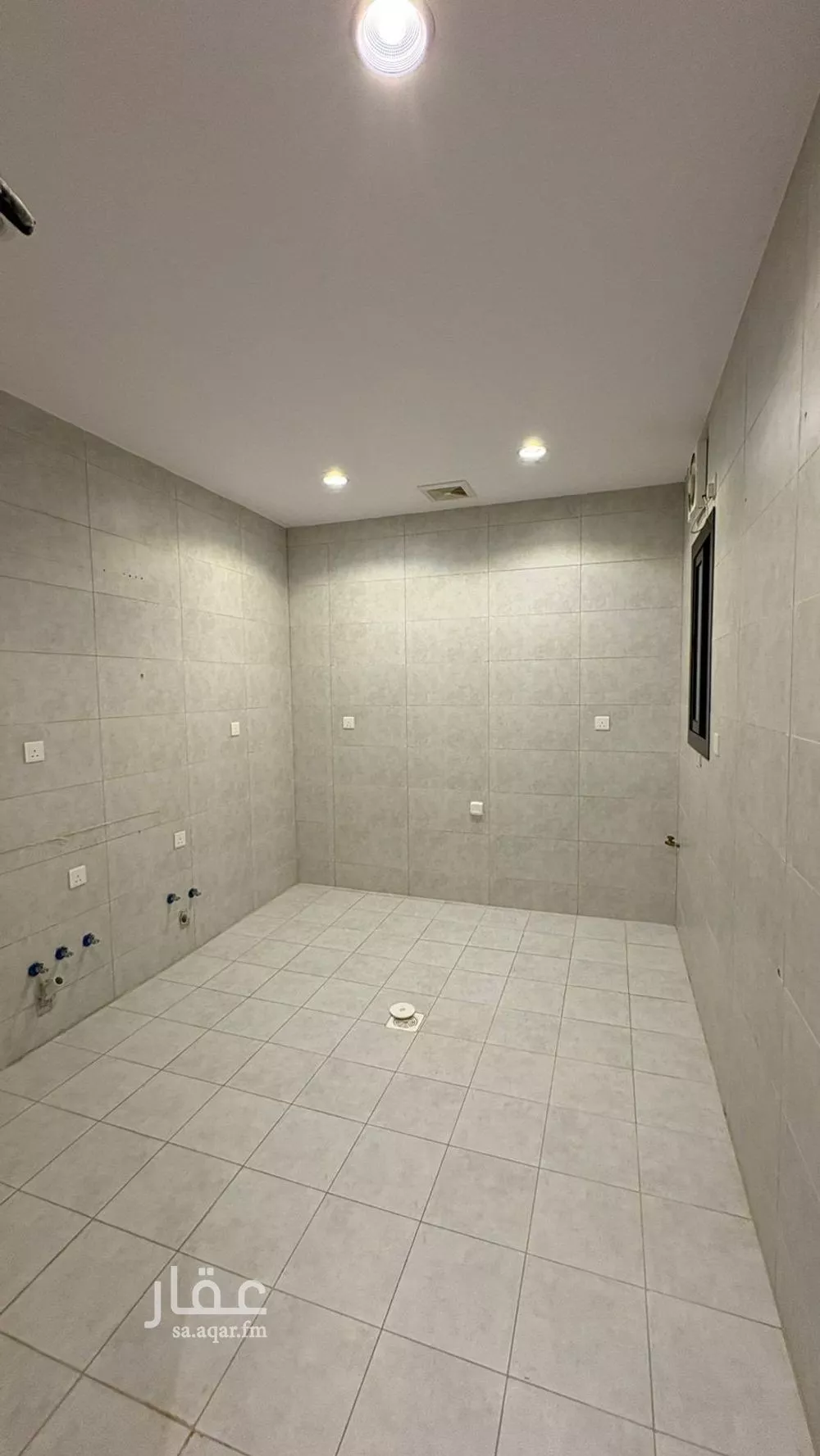 شقة 4 غرف في الواحة 8