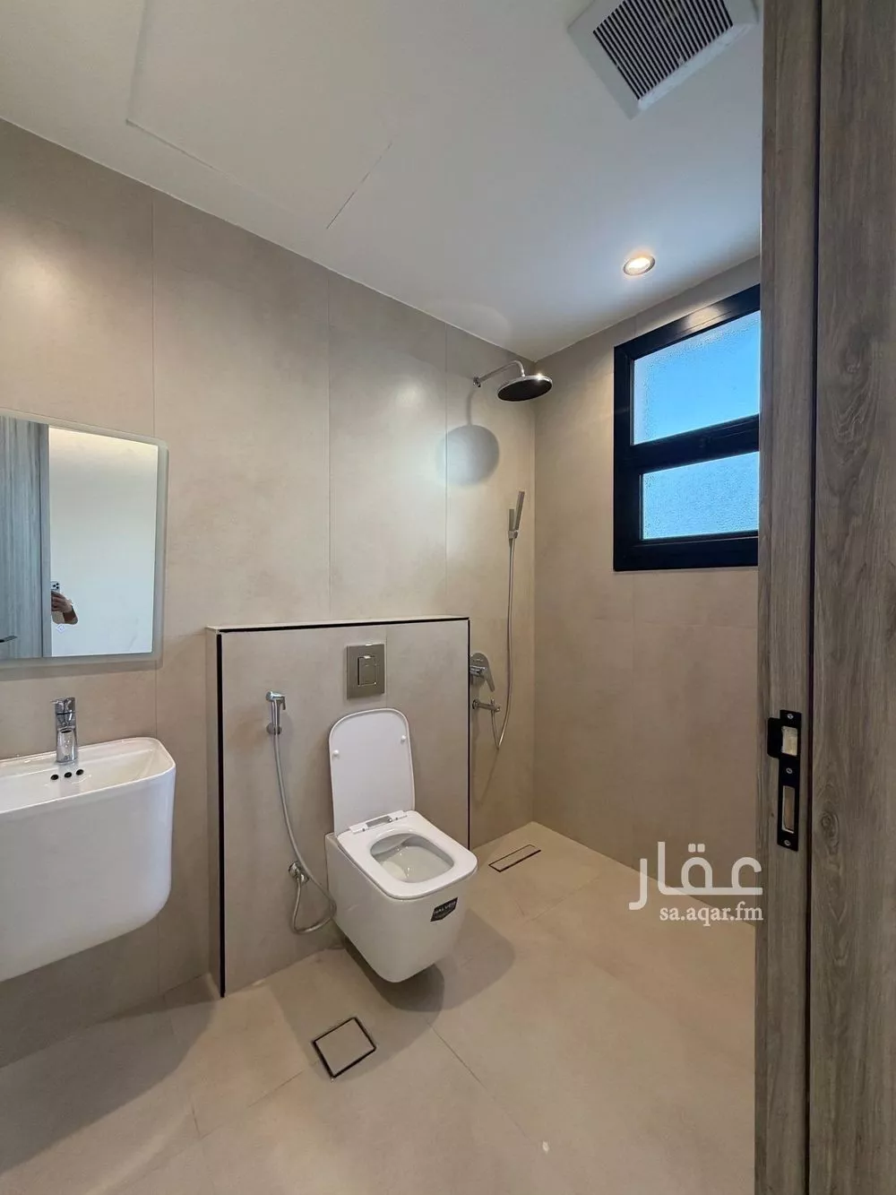 دور 4 غرف في العارض 15