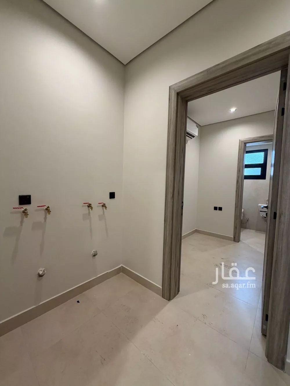 دور 4 غرف في العارض 8