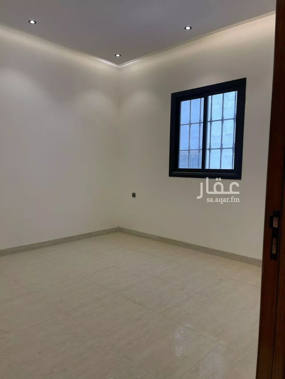 شقة 4 غرف في الرمال 4