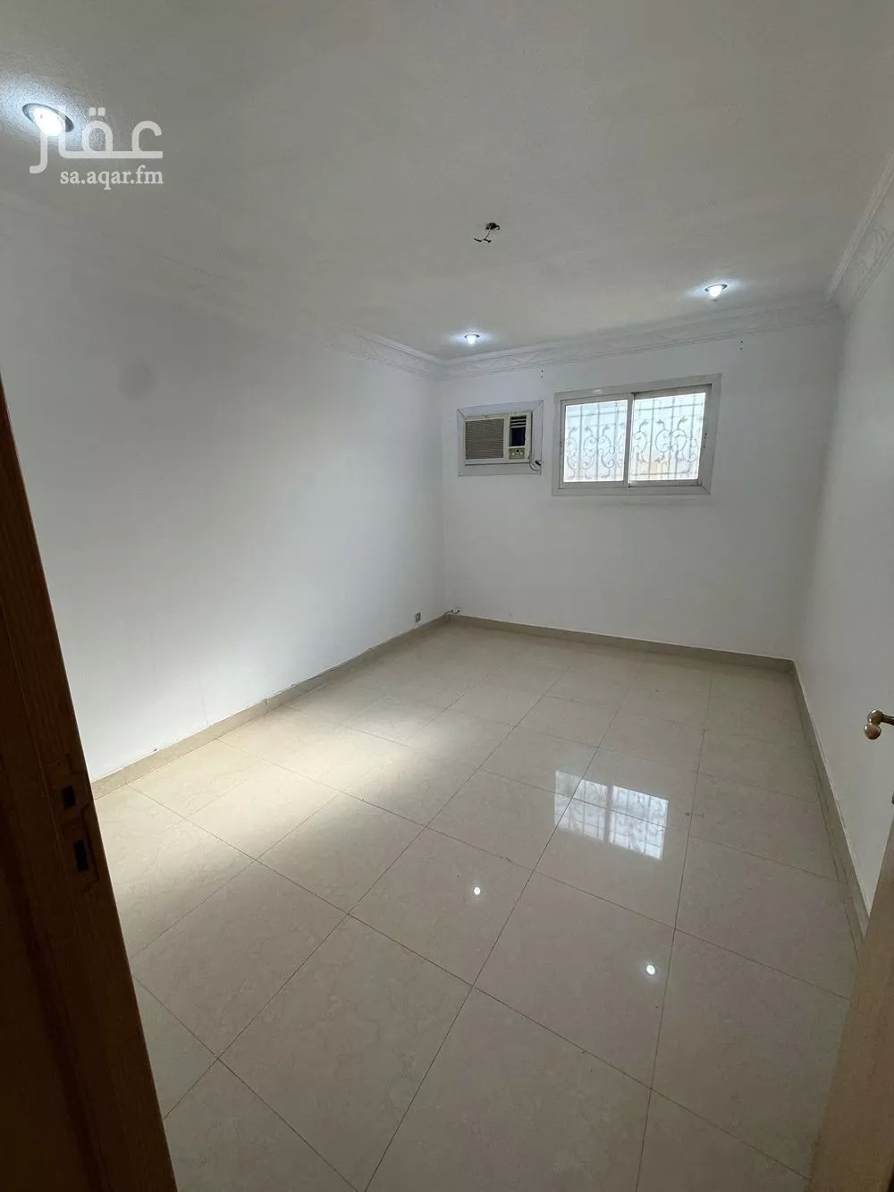 شقة 3 غرف في العقيق 11