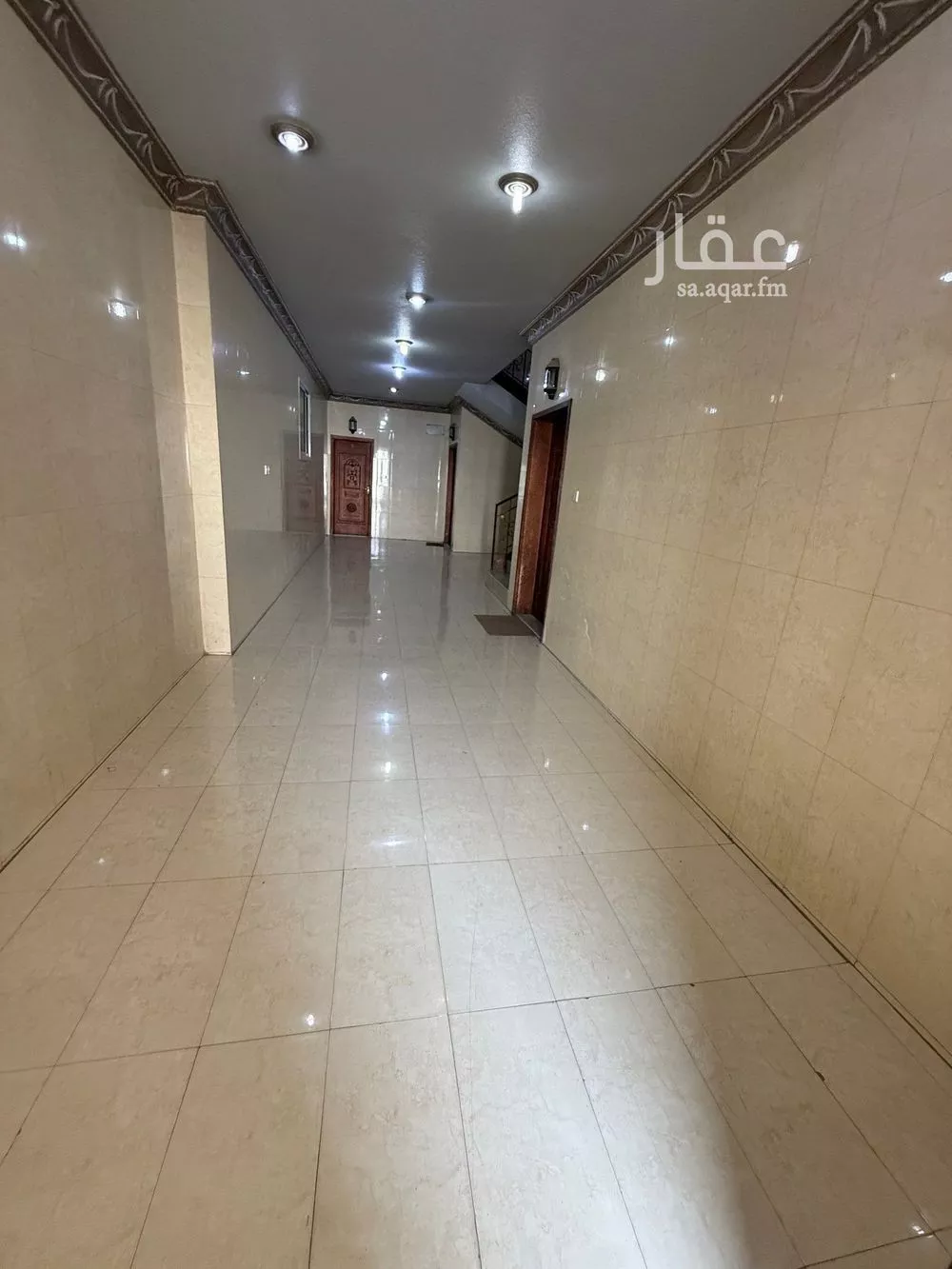 شقة 3 غرف في العقيق 3