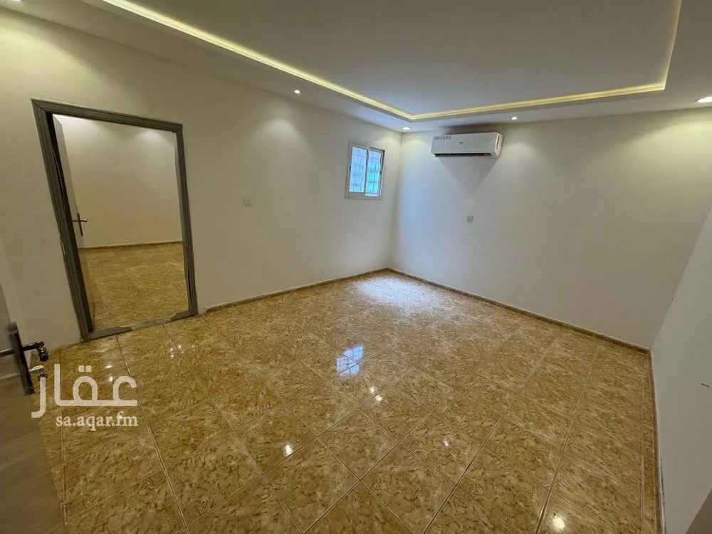 شقة 1 غرف في الملقا 4