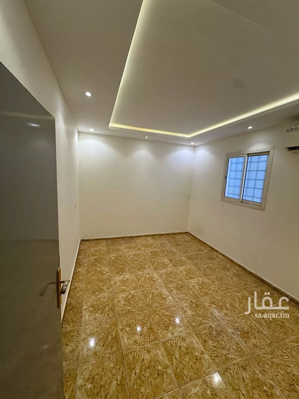 شقة 1 غرف في الملقا 5