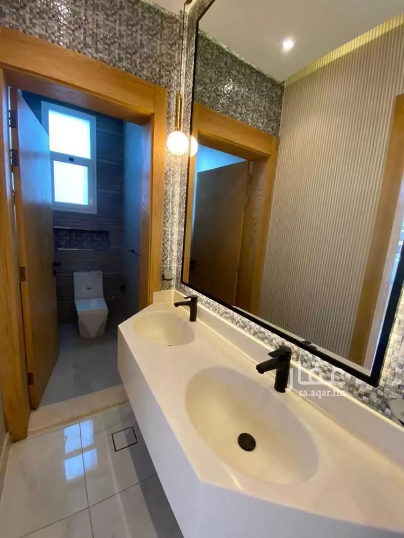 شقة 5 غرف في الروضة 5