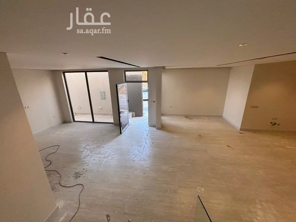 فيلا 4 غرف في النرجس 15