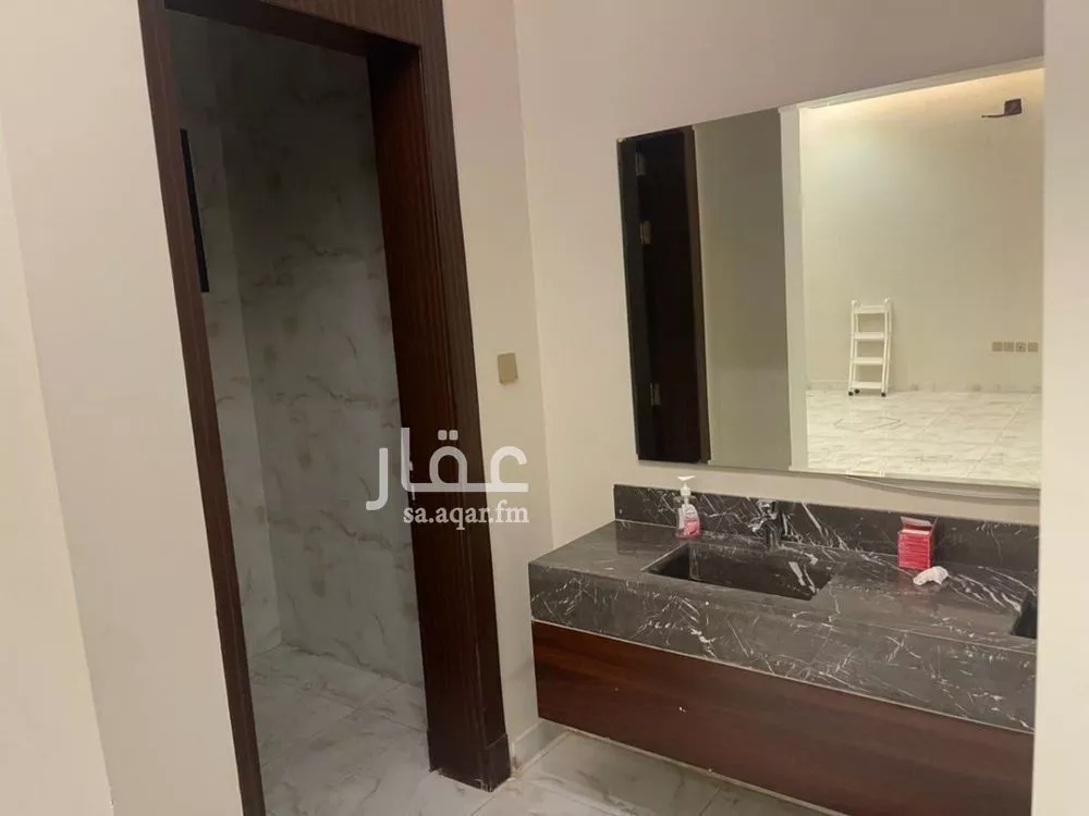 فيلا 7 غرف في الرفيعة 11