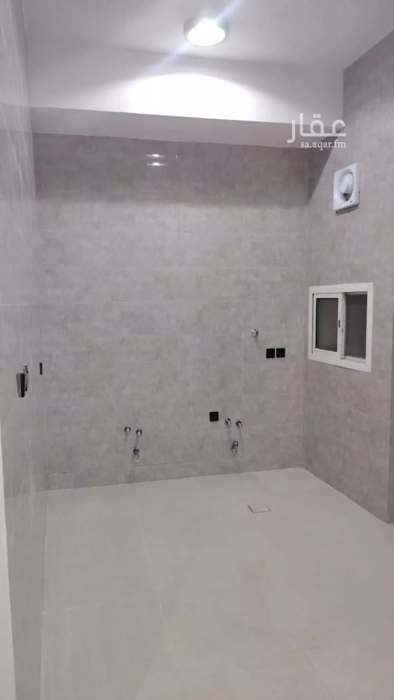 3 bedroom apartment in Al Jaradiyah 4