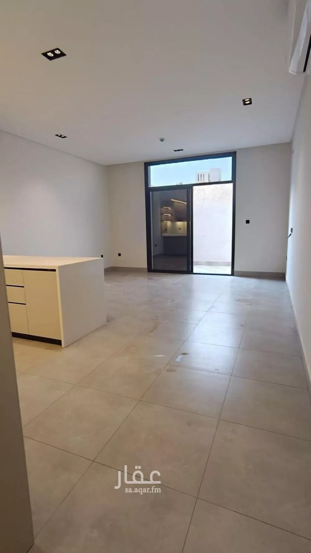 فيلا 6 غرف في الرمال 10