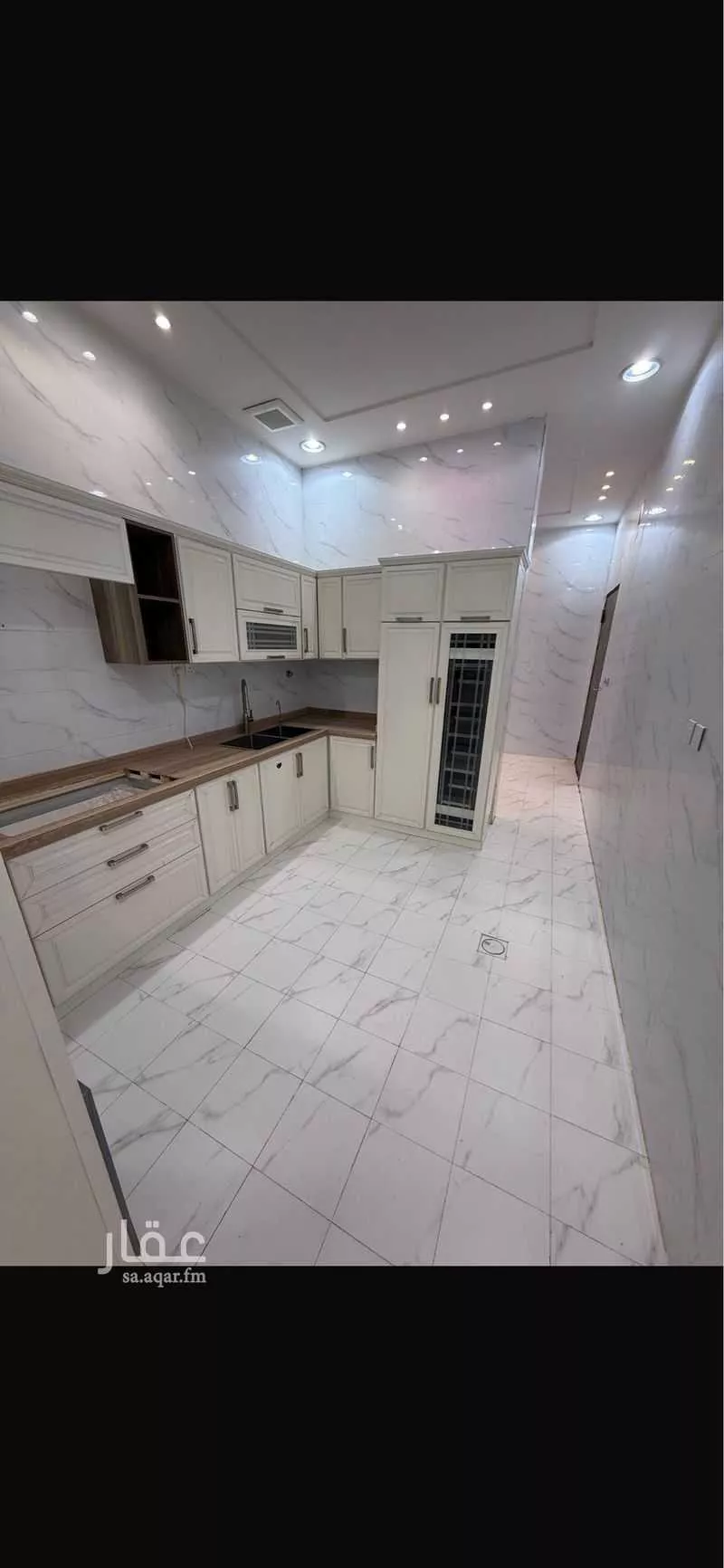 فيلا 7 غرف في الحزم 9