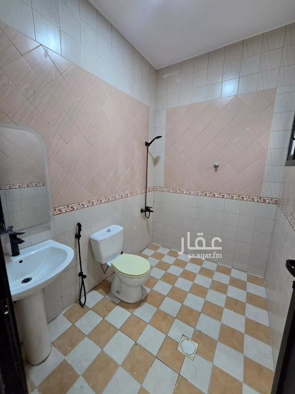 شقة 5 غرف في طيبة 15