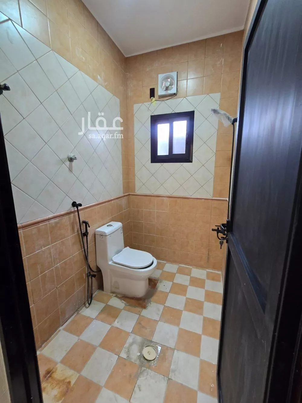 شقة 5 غرف في طيبة 4