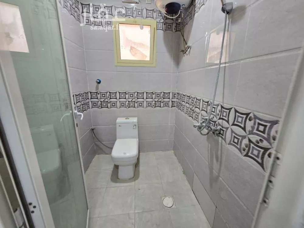 شقة 5 غرف في النور 4