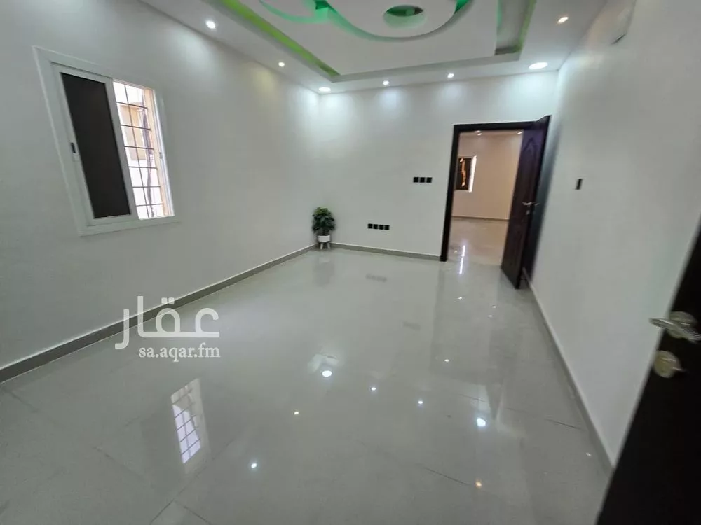 شقة 5 غرف في ضاحية الملك فهد 21