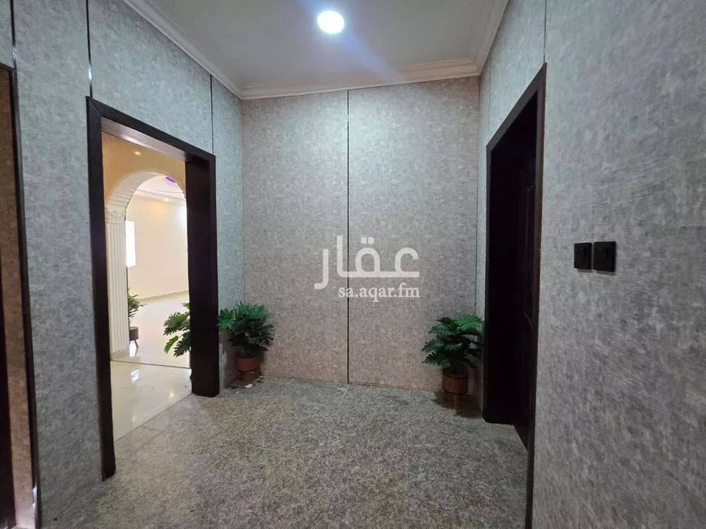 شقة 5 غرف في ضاحية الملك فهد 26