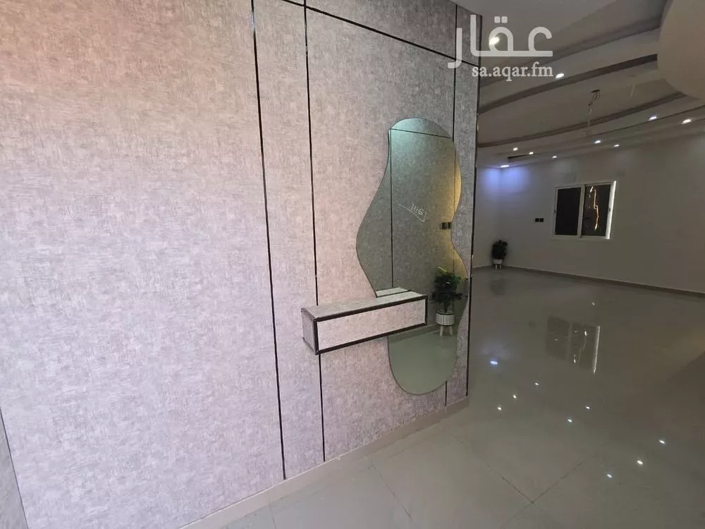 شقة 5 غرف في ضاحية الملك فهد 7