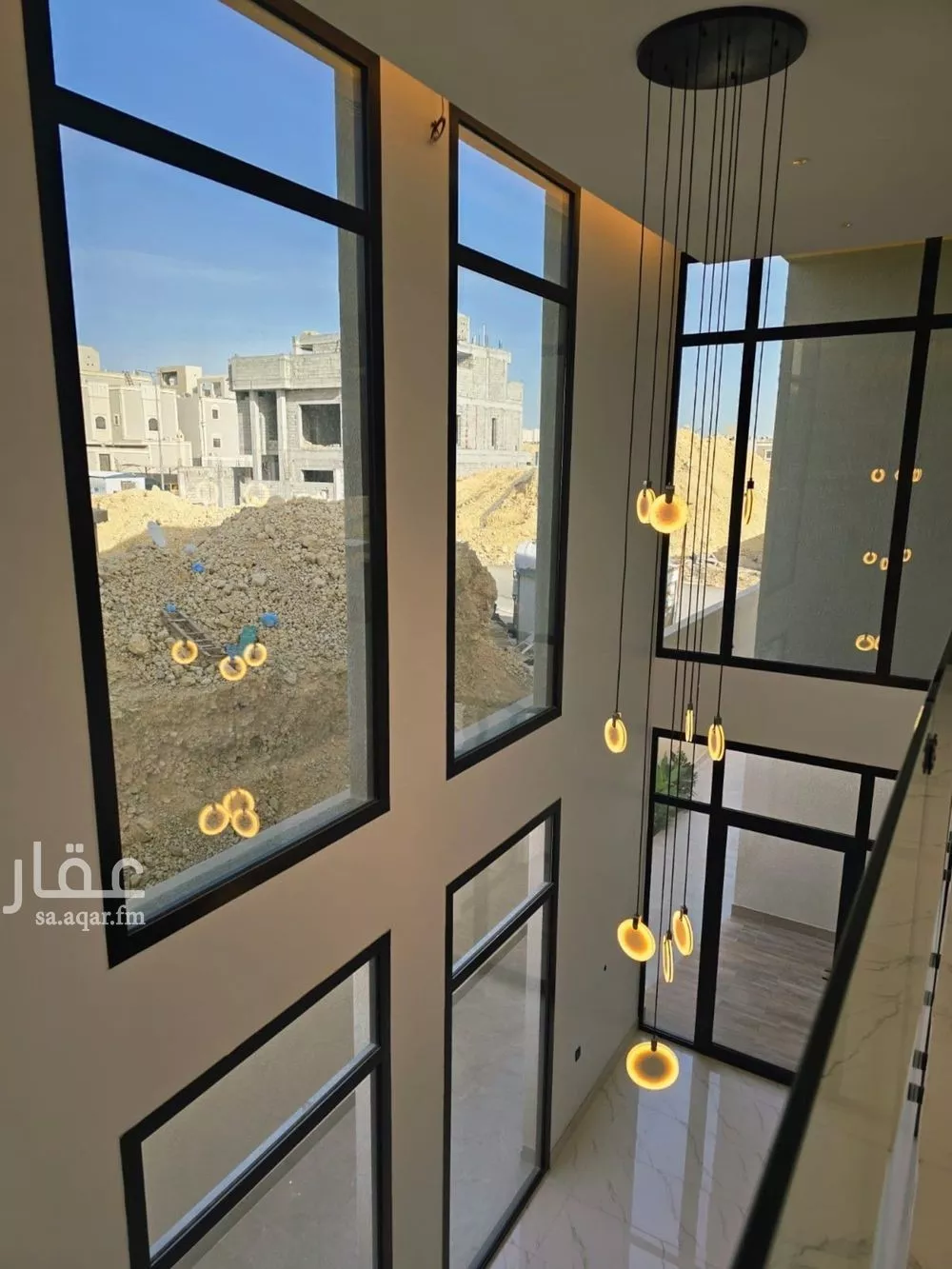 فيلا 5 غرف في النرجس 4