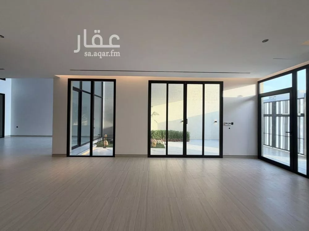 6 bedroom villa in Al Aridh 3