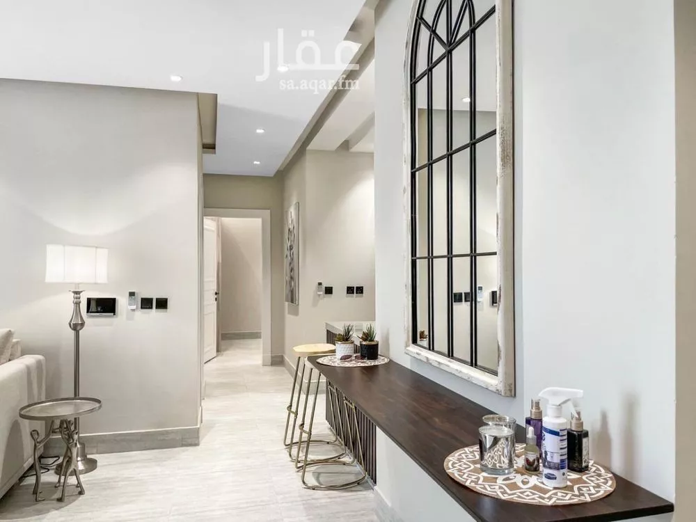 شقة 2 غرف في العقيق 10