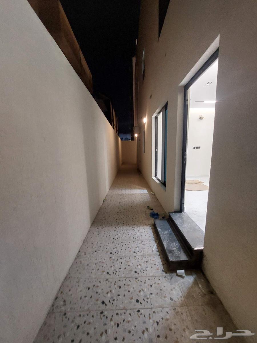 شقة 5 غرف في احد 8