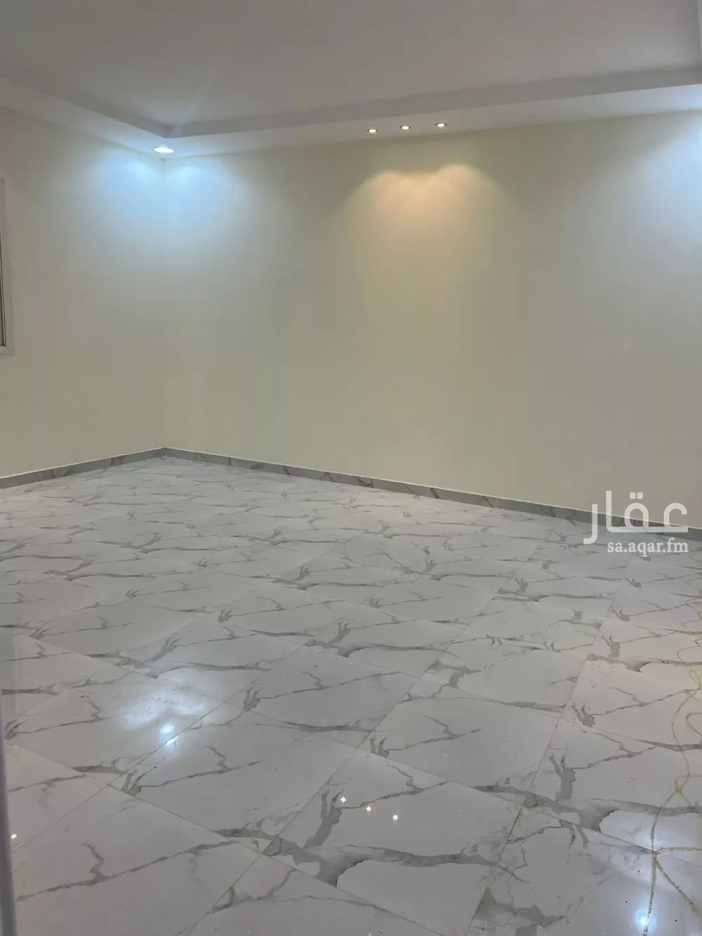 شقة 4 غرف في الرمال 4