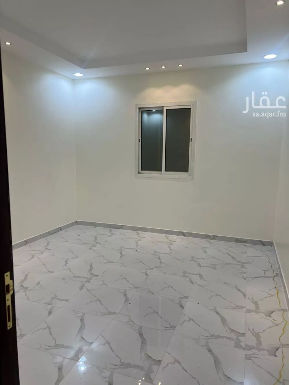 شقة 4 غرف في الرمال 7