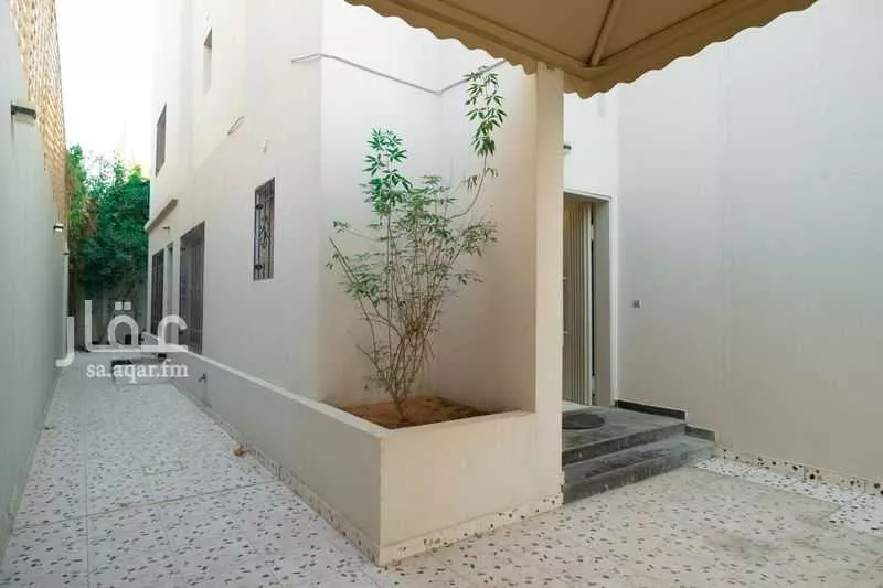 فيلا 9 غرف في النرجس 3