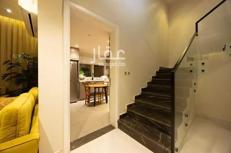 فيلا 9 غرف في النرجس 4