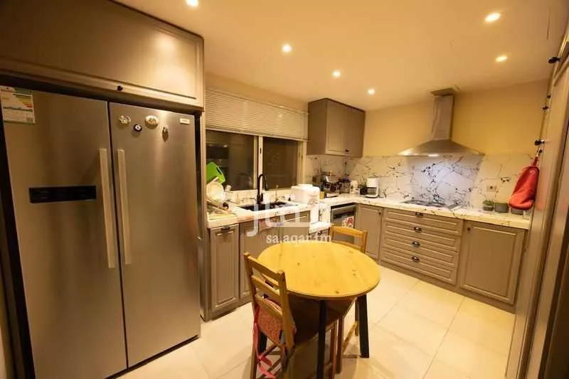 فيلا 9 غرف في النرجس 5