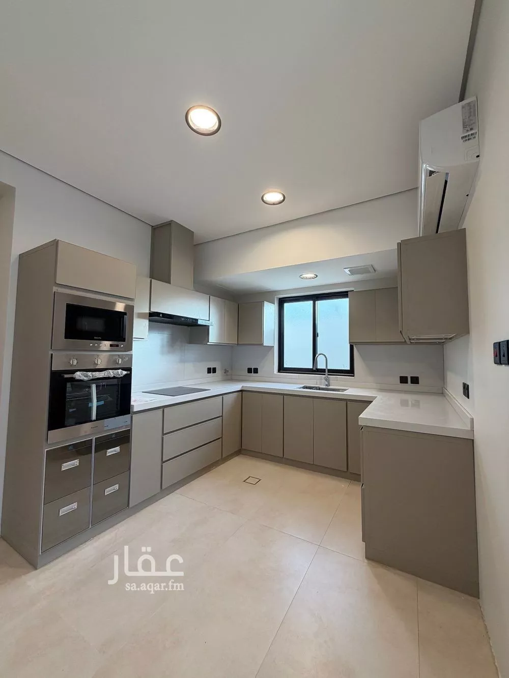 شقة 2 غرف في العارض 8