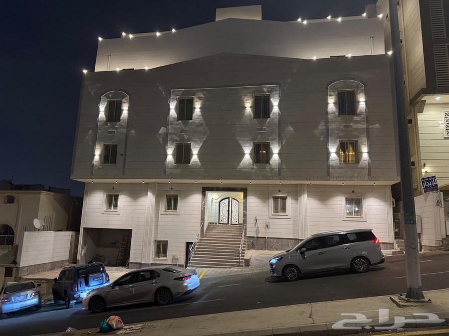 5 bedroom apartment in Wali Al Ahd 7