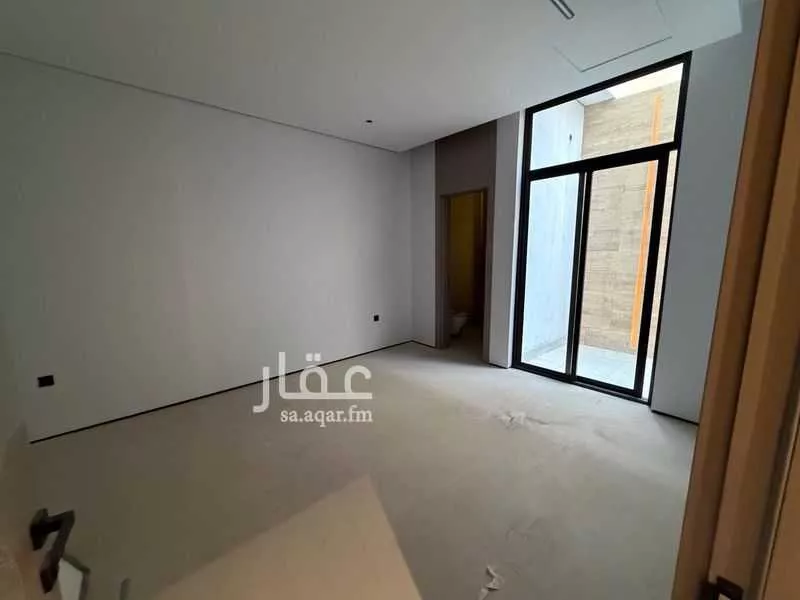 5 bedroom villa in Al Malqa 6