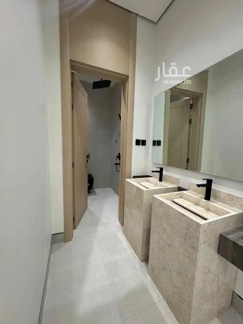 فيلا 9 غرف في النرجس 12