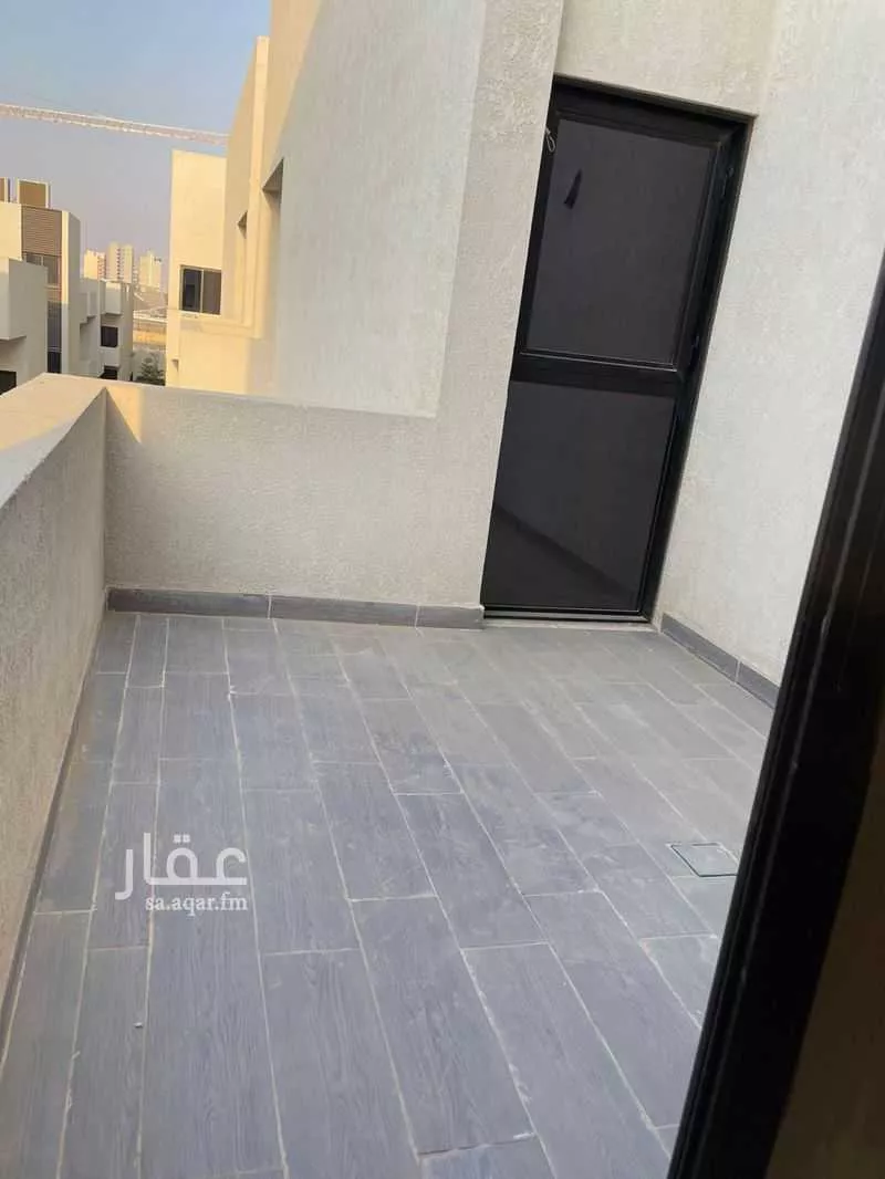 شقة 3 غرف في الملقا 10