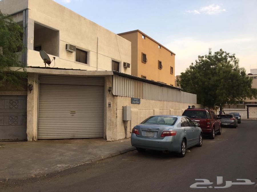 فيلا 8 غرف في النزهة 3