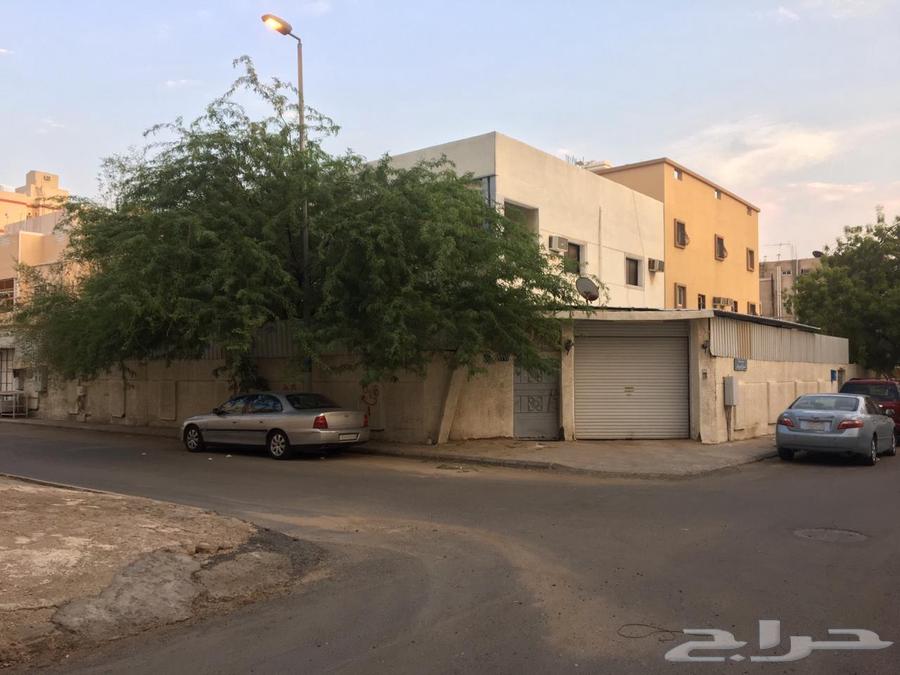 فيلا 8 غرف في النزهة 4