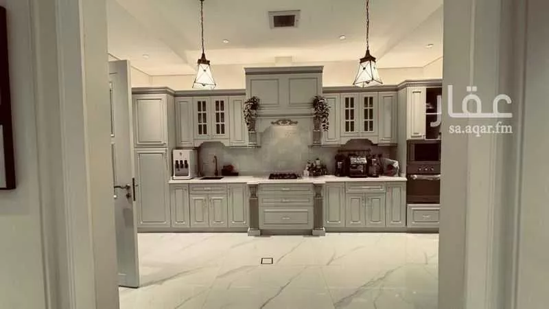 فيلا 7 غرف في عرقة 4