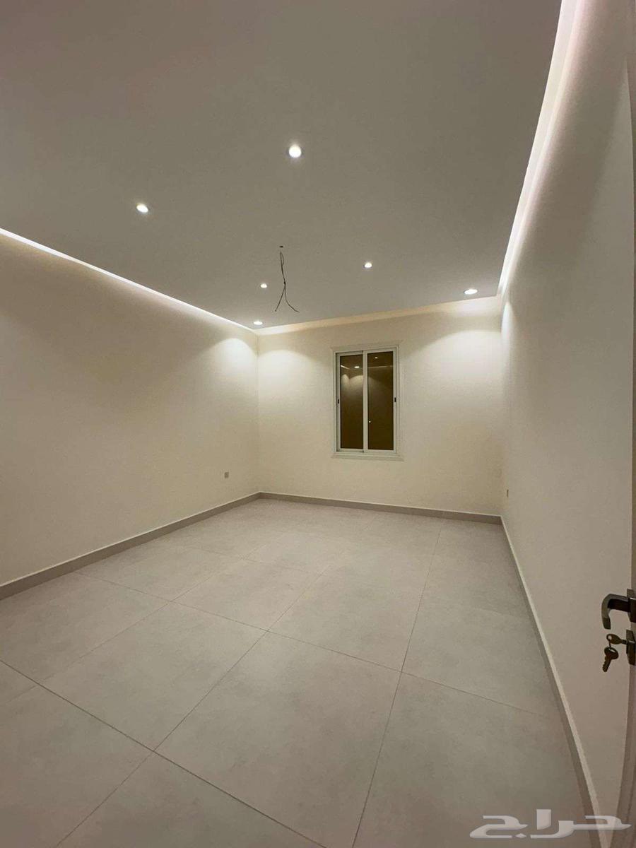 شقة 5 غرف في الملك فهد 2