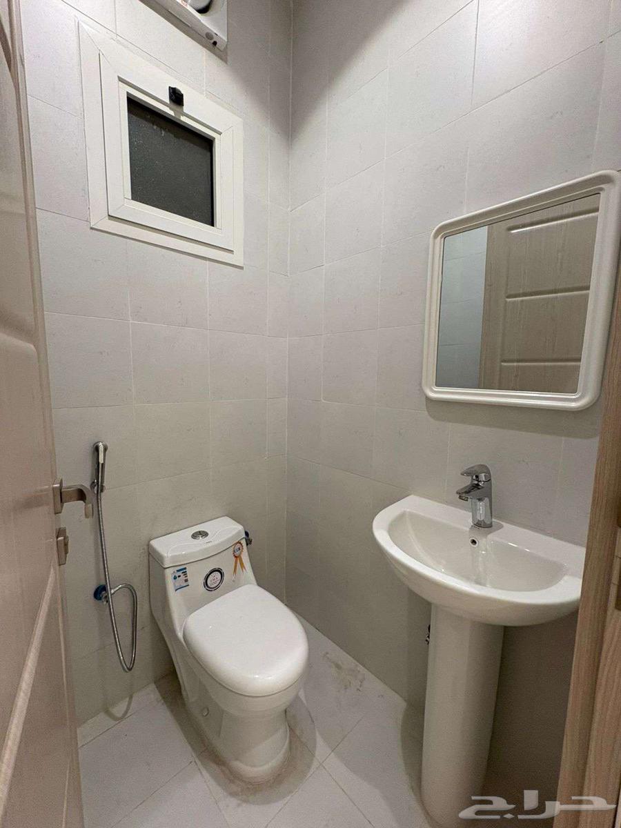 شقة 5 غرف في الملك فهد 18