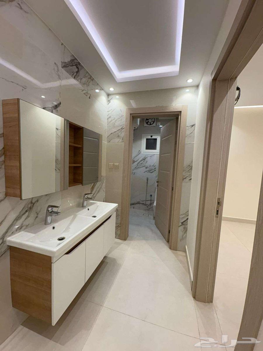 شقة 5 غرف في الملك فهد 3