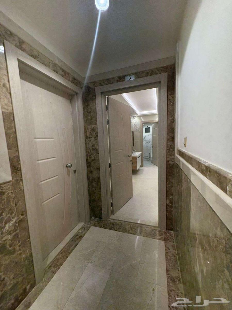 شقة 5 غرف في الملك فهد 4