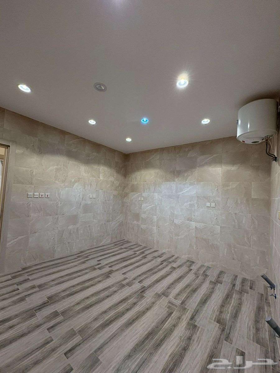 شقة 5 غرف في الملك فهد 6