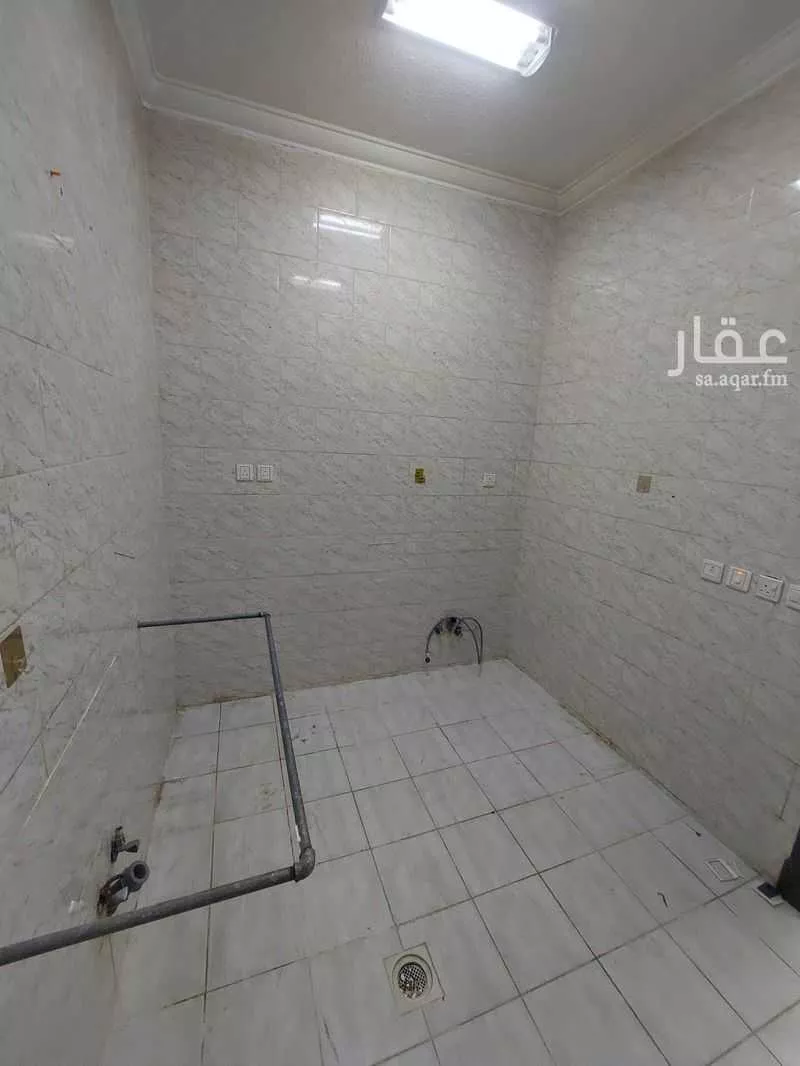 شقة 3 غرف في العزيزية 17